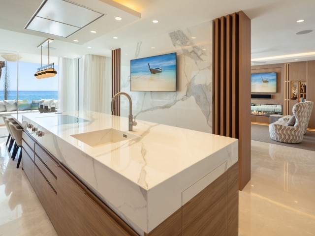 6 Bedrooms Apartment in Marbella