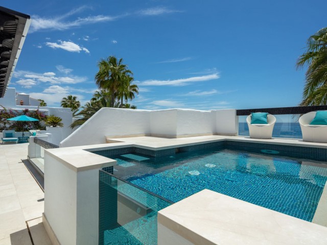 6 Bedrooms Apartment in Marbella