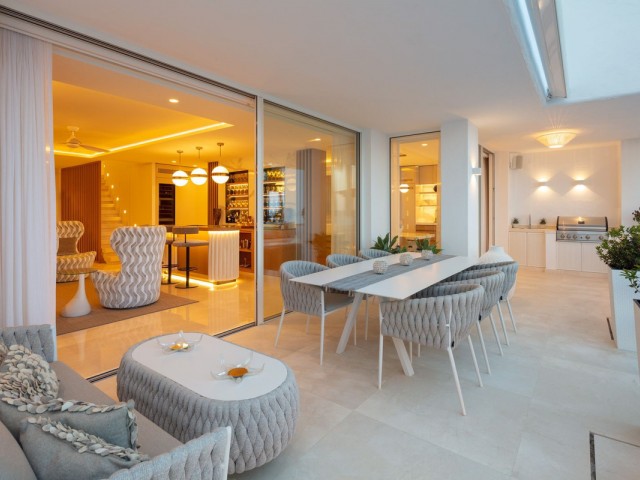 6 Bedrooms Apartment in Marbella