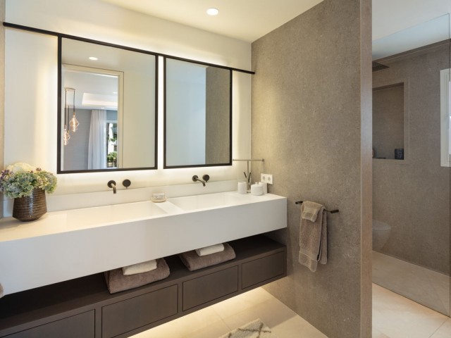 6 Bedrooms Apartment in Marbella