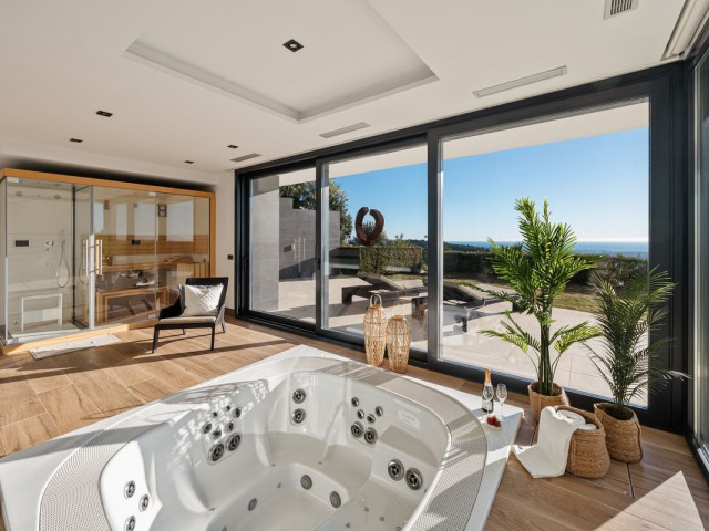 5 Bedrooms Villa in Sotogrande