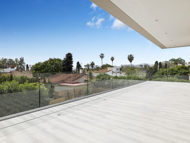 5 Bedrooms Villa in San Pedro de Alcántara