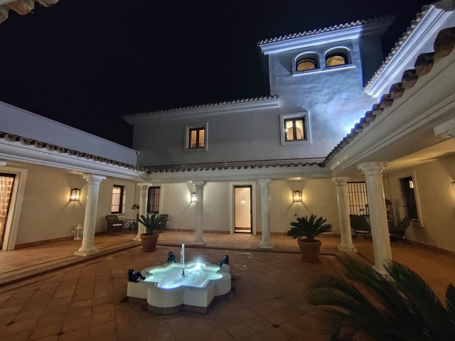 7 Makuuhuoneen Huvila San Roque Club
