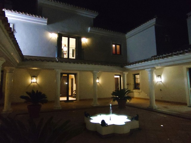 7 Makuuhuoneen Huvila San Roque Club