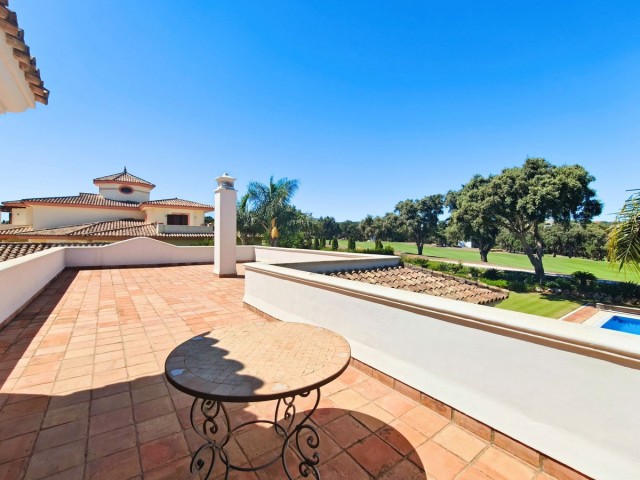 7 Makuuhuoneen Huvila San Roque Club