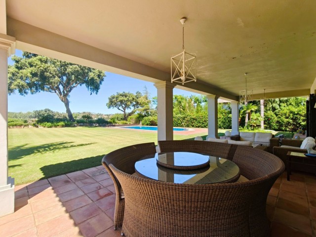 Villa avec 7 Chambres  à San Roque Club