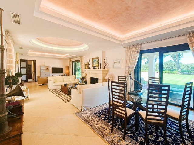 Villa avec 7 Chambres  à San Roque Club