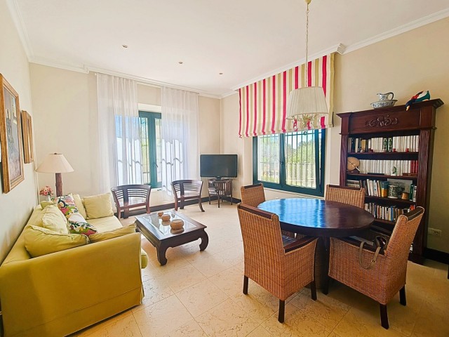 Villa avec 7 Chambres  à San Roque Club