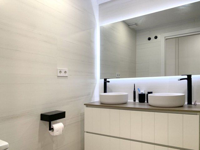 Apartamento con 2 Dormitorios  en Selwo