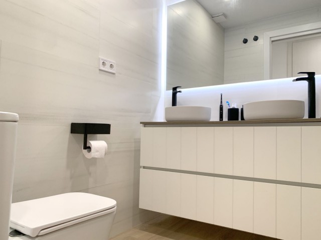 Apartamento con 2 Dormitorios  en Selwo