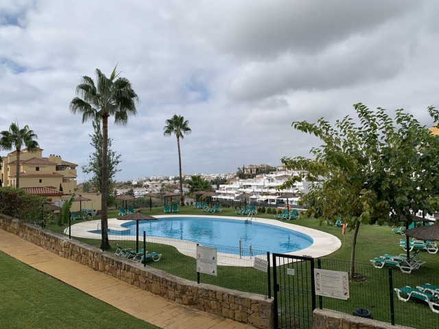 Apartamento con 2 Dormitorios  en Selwo