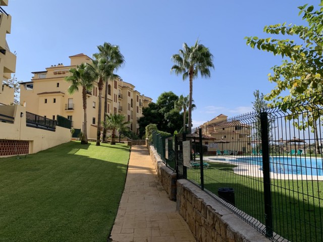 Apartamento con 2 Dormitorios  en Selwo
