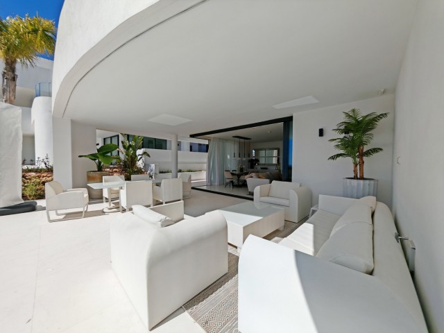 Apartamento con 3 Dormitorios  en Ojén