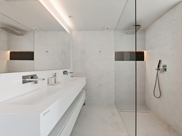 Apartamento con 3 Dormitorios  en Ojén