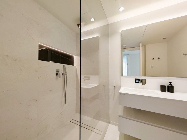 Apartamento con 3 Dormitorios  en Ojén