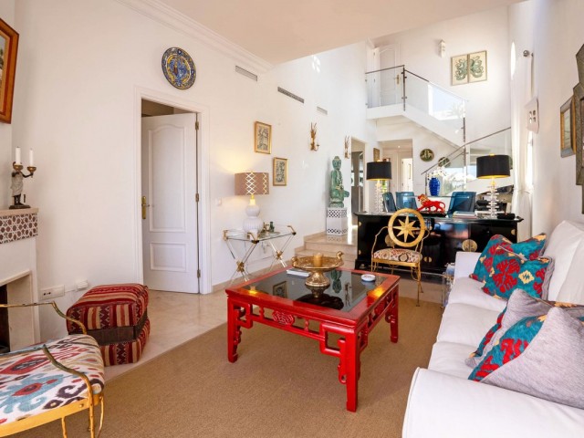 Apartamento con 3 Dormitorios  en Marbesa