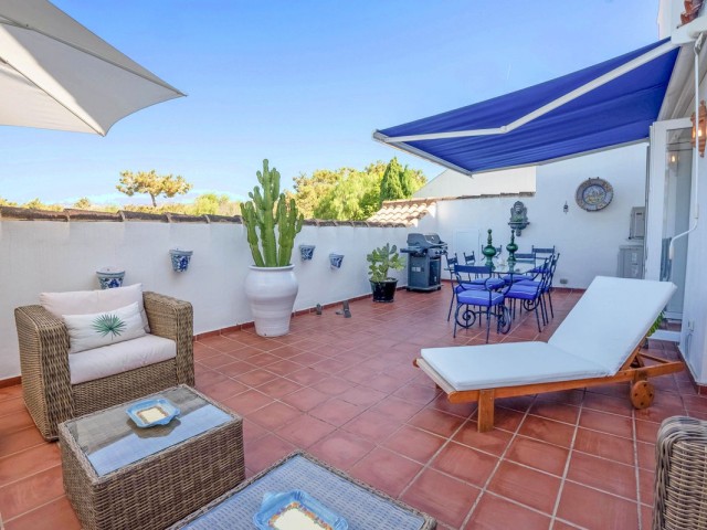 Apartamento con 3 Dormitorios  en Marbesa