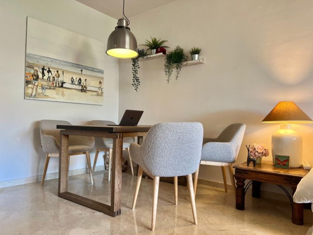 Apartamento con 2 Dormitorios  en Guadalmina Alta