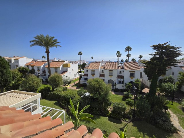 Adosado con 3 Dormitorios  en Casares Playa