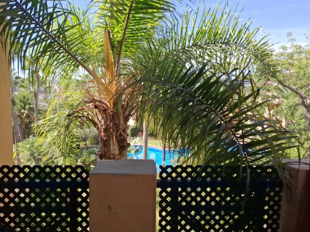 Apartment, El Paraiso, R5164162