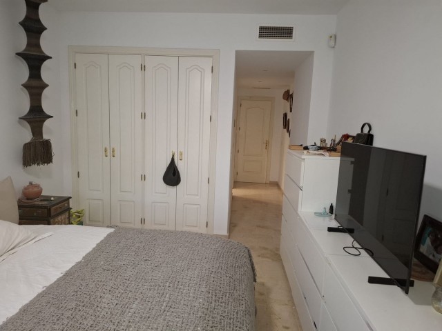 Apartment, El Paraiso, R5164162