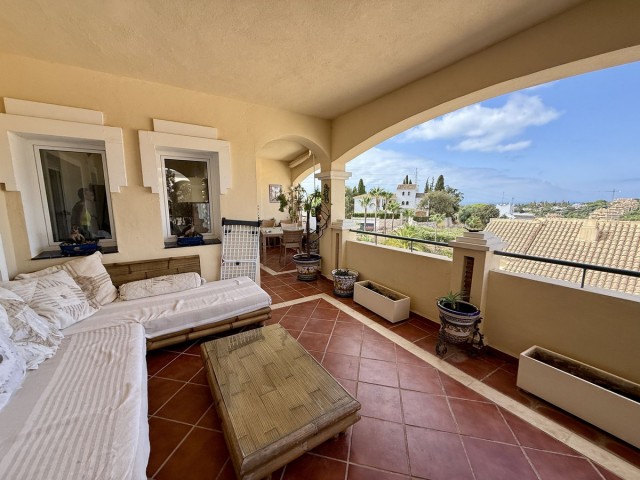 2 Bedrooms Apartment in Elviria