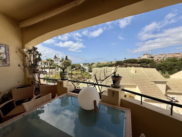 2 Bedrooms Apartment in Elviria