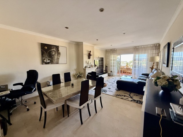 2 Bedrooms Apartment in Elviria