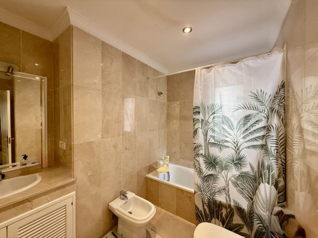 2 Sovrums Lägenhet i Elviria