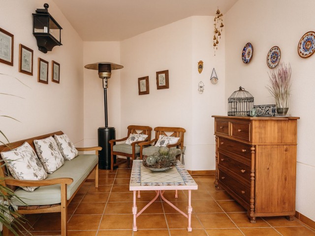 Apartamento con 4 Dormitorios  en San Pedro de Alcántara