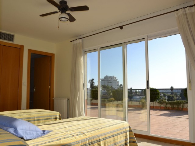 4 Soveroms Leilighet i Guadalmina Alta