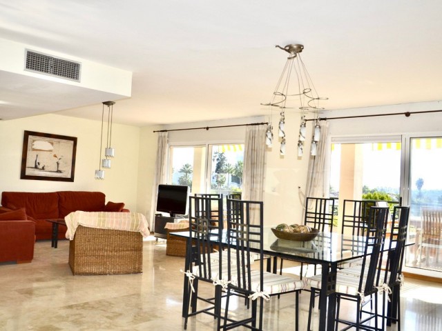 4 Soveroms Leilighet i Guadalmina Alta