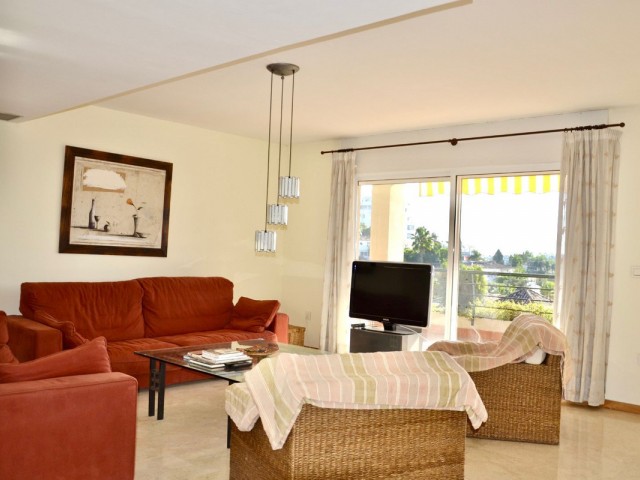 4 Soveroms Leilighet i Guadalmina Alta