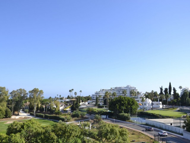 4 Soveroms Leilighet i Guadalmina Alta