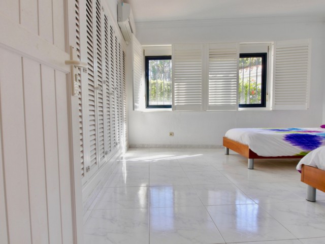 Penthouse avec 3 Chambres  à Puerto de Cabopino