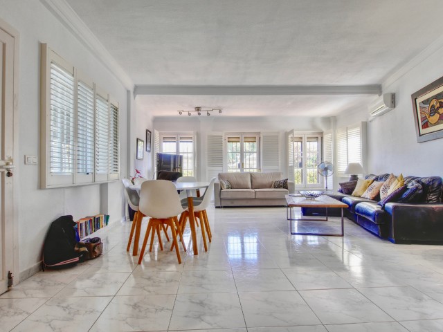 Penthouse avec 3 Chambres  à Puerto de Cabopino