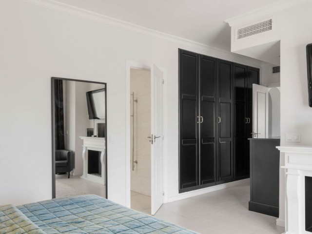 Villa con 4 Dormitorios  en Nueva Andalucía