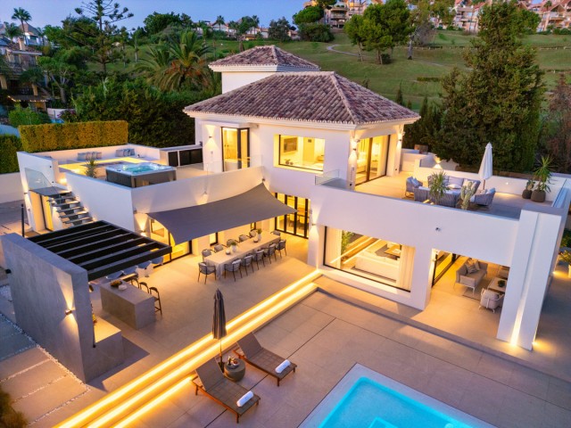 6 Soveroms Villa i Nueva Andalucía