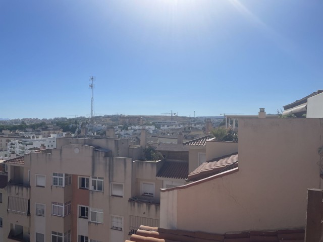 Apartamento con 3 Dormitorios  en Estepona