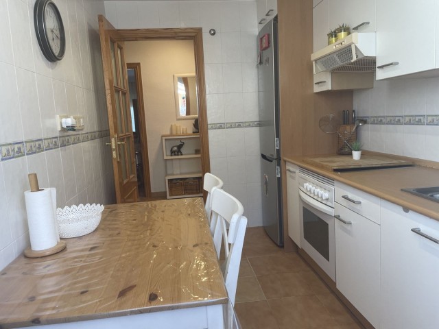 Apartamento con 3 Dormitorios  en Estepona