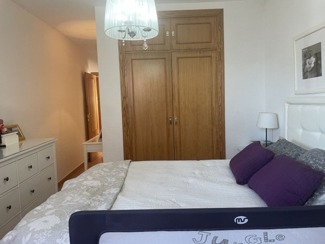 Apartamento con 3 Dormitorios  en Estepona