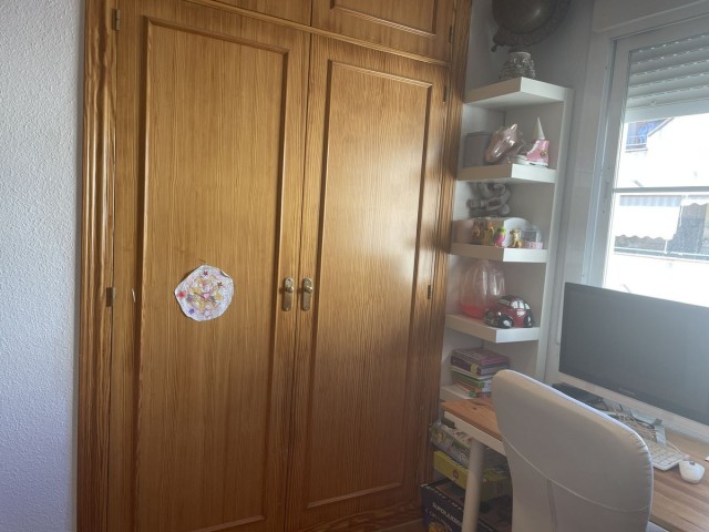 Apartamento con 3 Dormitorios  en Estepona