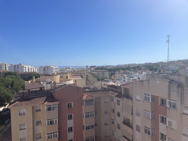 Apartamento con 3 Dormitorios  en Estepona