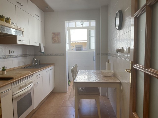 Apartamento con 3 Dormitorios  en Estepona