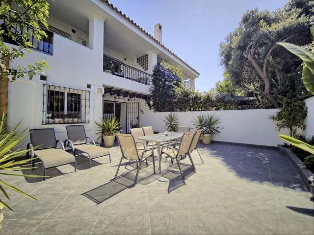 6 Bedrooms Townhouse in Nueva Andalucía