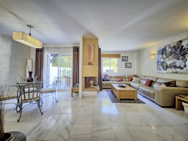 6 Bedrooms Townhouse in Nueva Andalucía