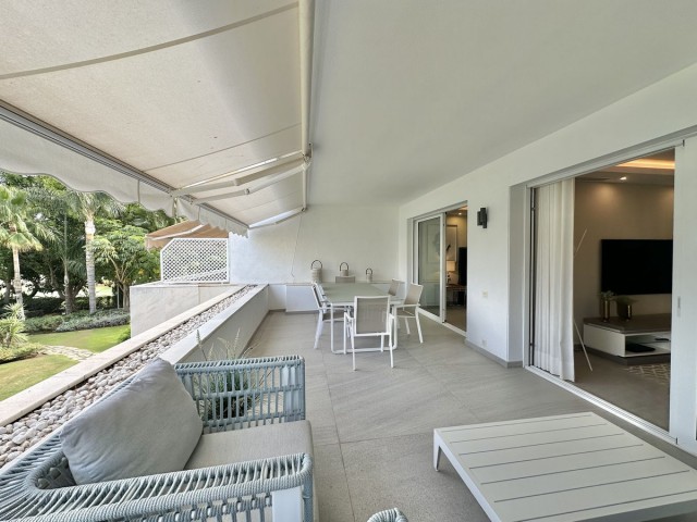 Apartamento con 2 Dormitorios  en Nueva Andalucía