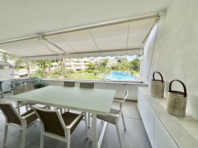 Apartamento con 2 Dormitorios  en Nueva Andalucía