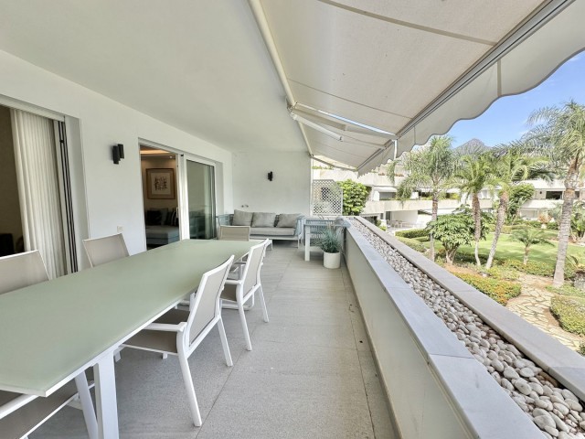 Apartamento con 2 Dormitorios  en Nueva Andalucía