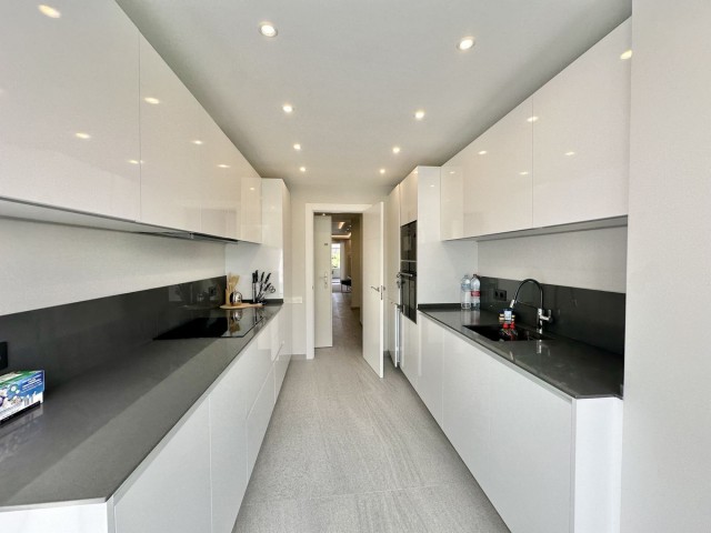 Apartamento con 2 Dormitorios  en Nueva Andalucía